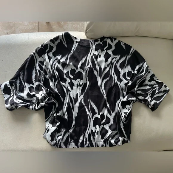 WHBM Kimono Sleeve Blouse, Size L Petite - Picture 5 of 7